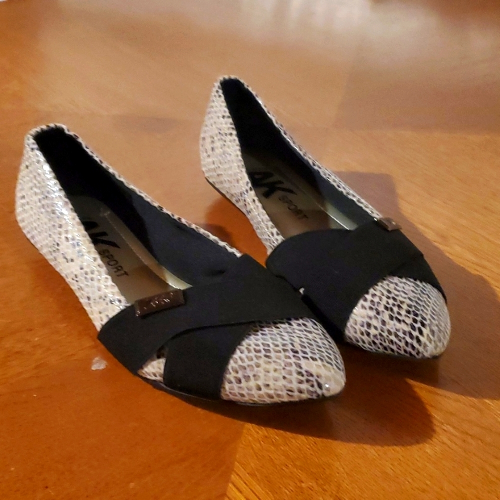 Anne Klein sport flat shoe